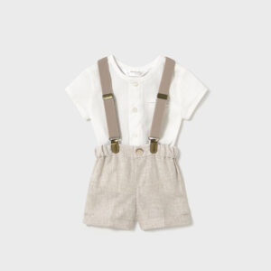 Conjunto pantalon corto con tirantes y camisa