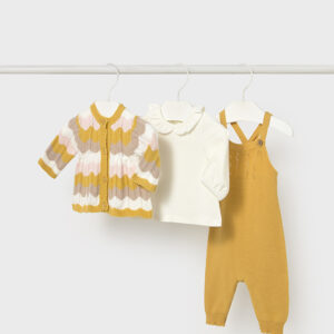 Conjunto peto tres piezas manzanilla